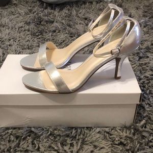 🌸Brand new in box David’s bridal shoes🌸